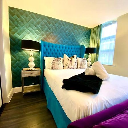 Stunning Apartment Suite - Free Parking & Wifi! Poole Exterior photo
