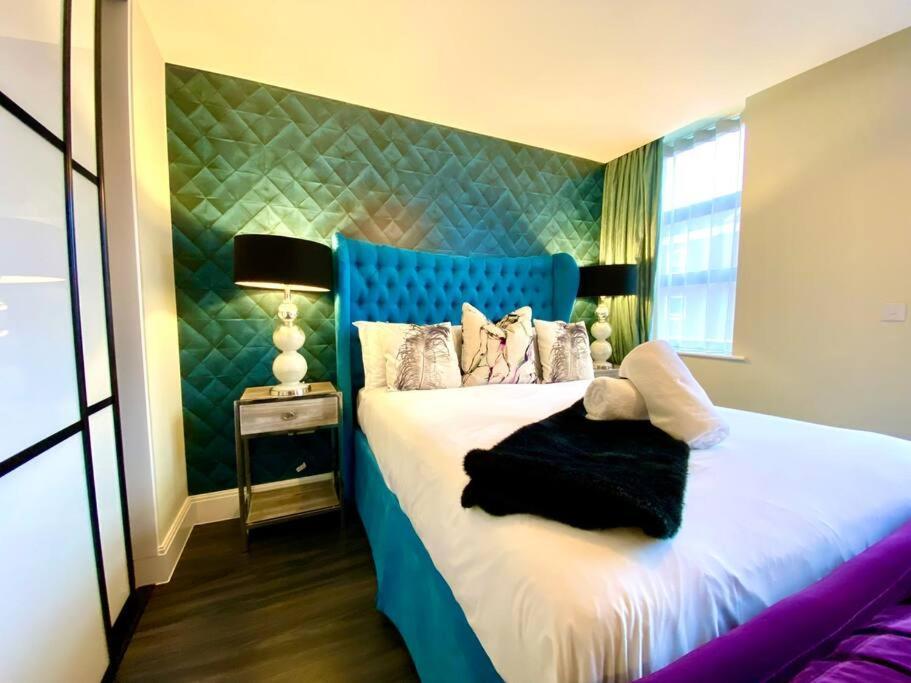Stunning Apartment Suite - Free Parking & Wifi! Poole Exterior photo